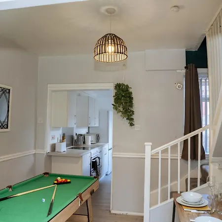 Cosy In Close To Daire York