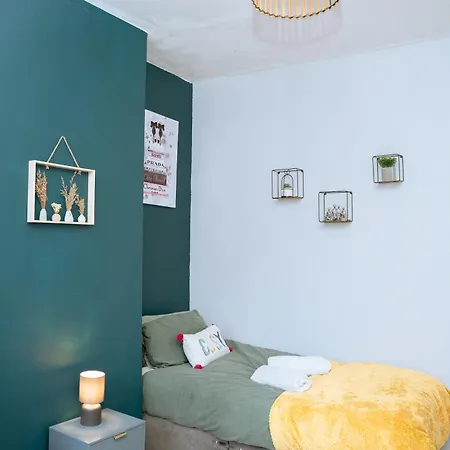 Cosy In Close To 요크