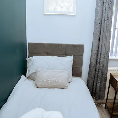 Cosy In Close To 아파트 요크
