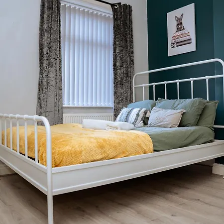 Cosy In Close To Daire