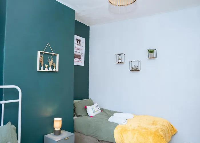 Cosy In Close To 约克